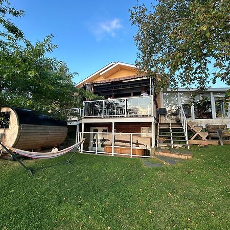 Auberge Et Chalets Sur Le Lac Lac-Megantic Exterior photo