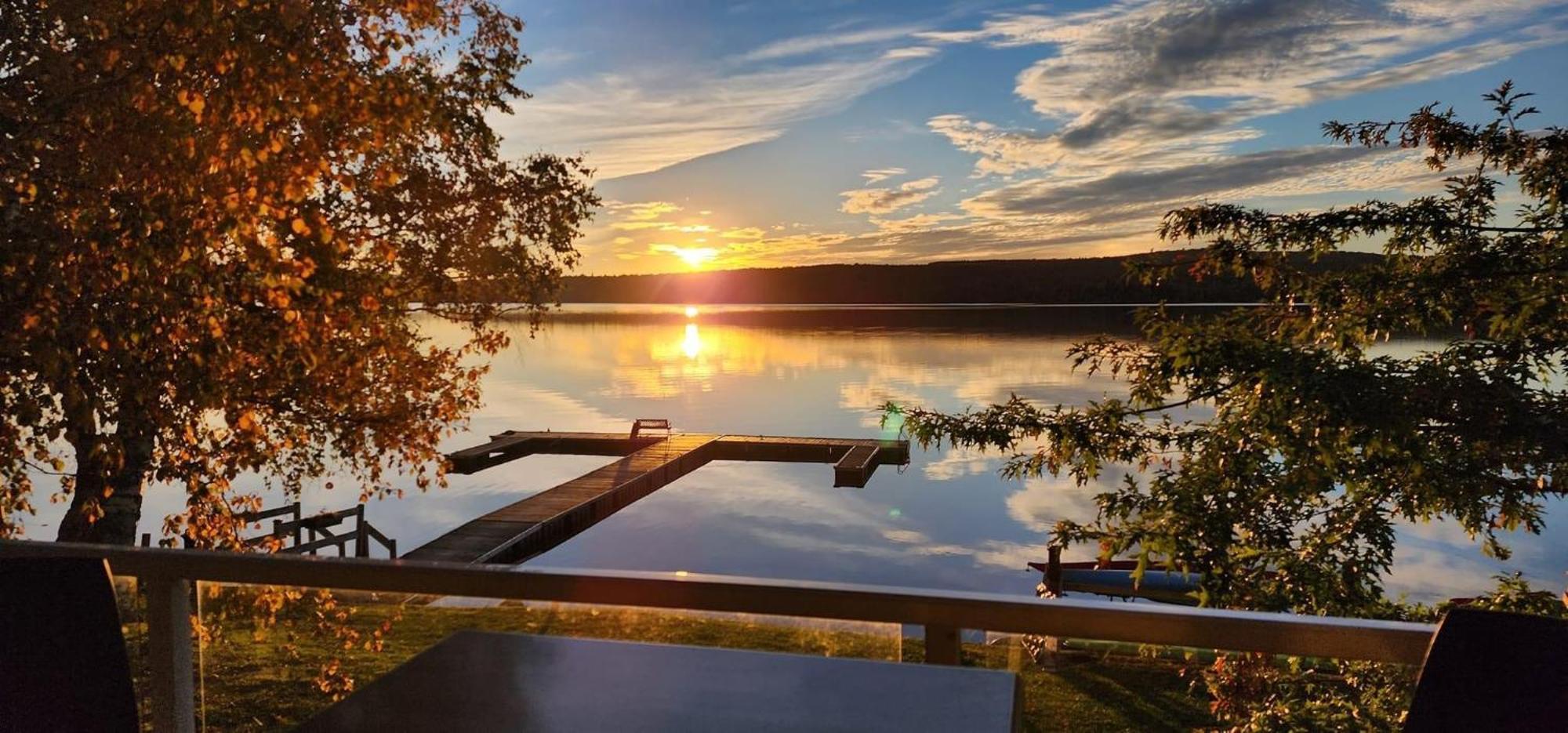 Auberge Et Chalets Sur Le Lac Lac-Megantic Exterior photo