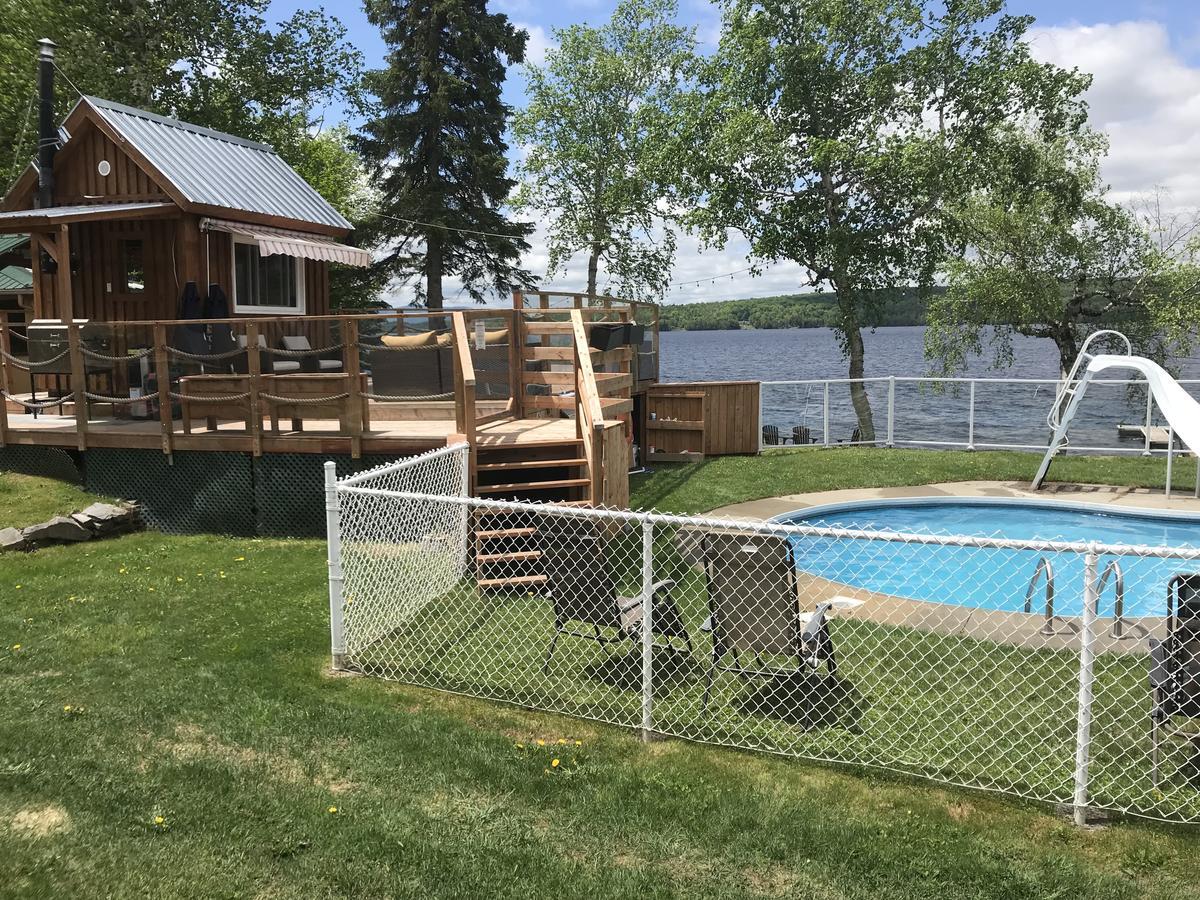Auberge Et Chalets Sur Le Lac Lac-Megantic Exterior photo