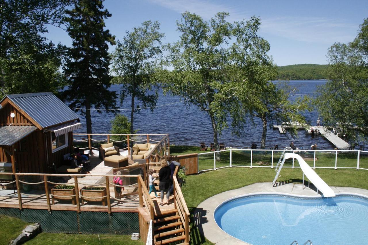 Auberge Et Chalets Sur Le Lac Lac-Megantic Exterior photo