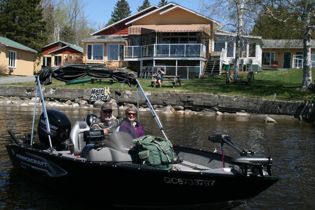 Auberge Et Chalets Sur Le Lac Lac-Megantic Exterior photo